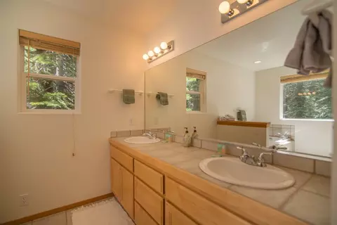 13897 Skiview Loop, Truckee, CA 96161 photo 11