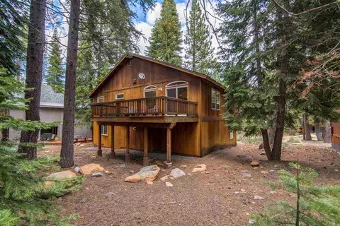 13897 Skiview Loop, Truckee, CA 96161 photo 2