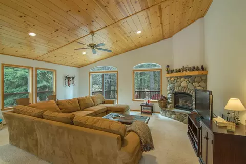 13897 Skiview Loop, Truckee, CA 96161 photo 6