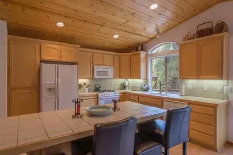 13897 Skiview Loop, Truckee, CA 96161 photo 9
