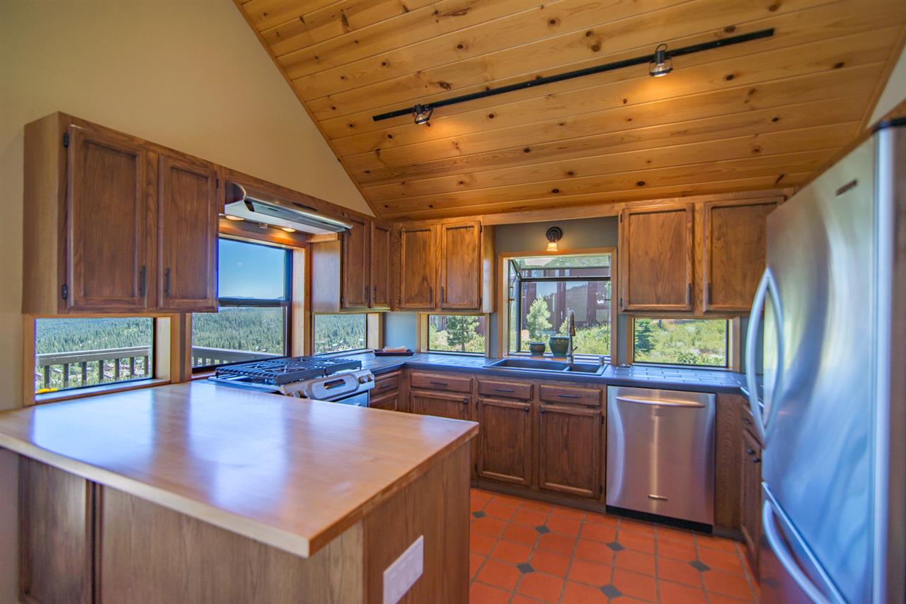 13097 Pinnacle Loop, Truckee, CA 96161 photo 6