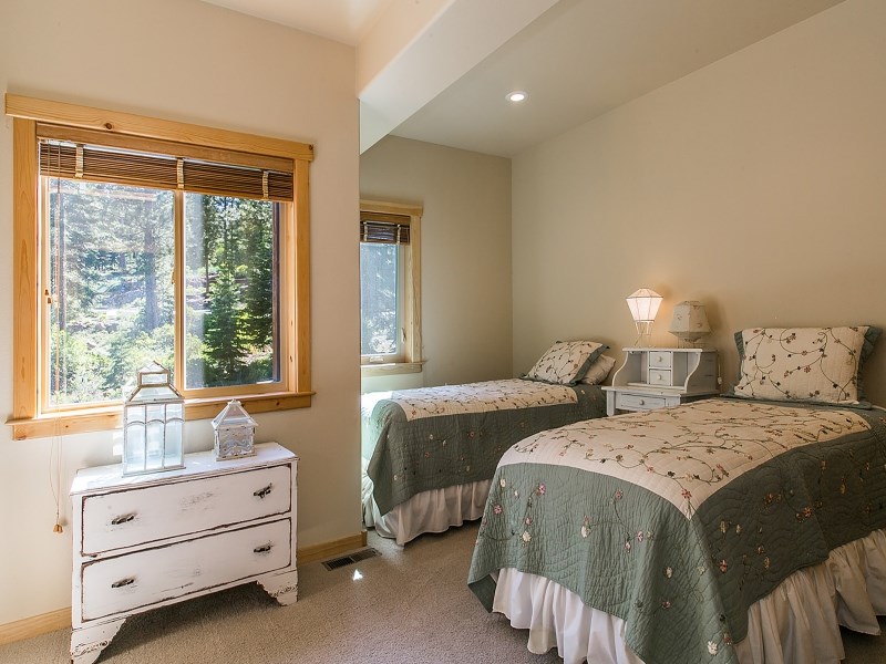 2101 Eagle Feather Ct, Truckee, CA 96161 photo 9