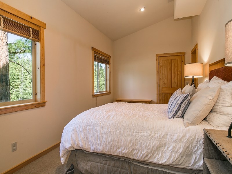 2101 Eagle Feather Ct, Truckee, CA 96161 photo 7
