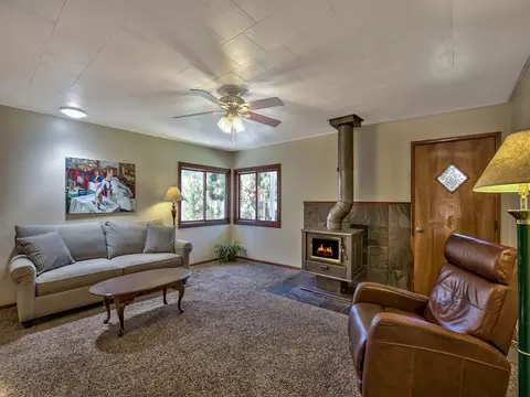 22211 Juniper St, Floriston, CA 96111 photo 3