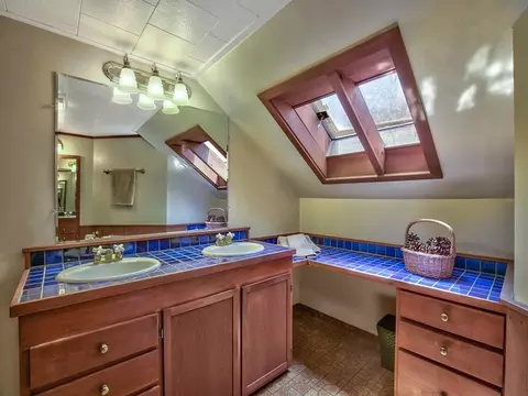 22211 Juniper St, Floriston, CA 96111 photo 10