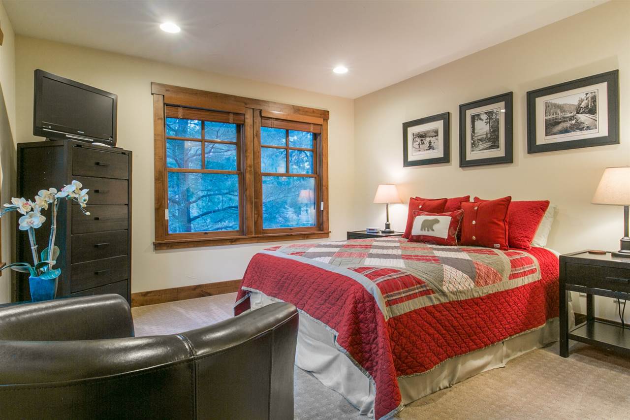 11821 Bottcher Loop, Truckee, CA 96161 photo 7