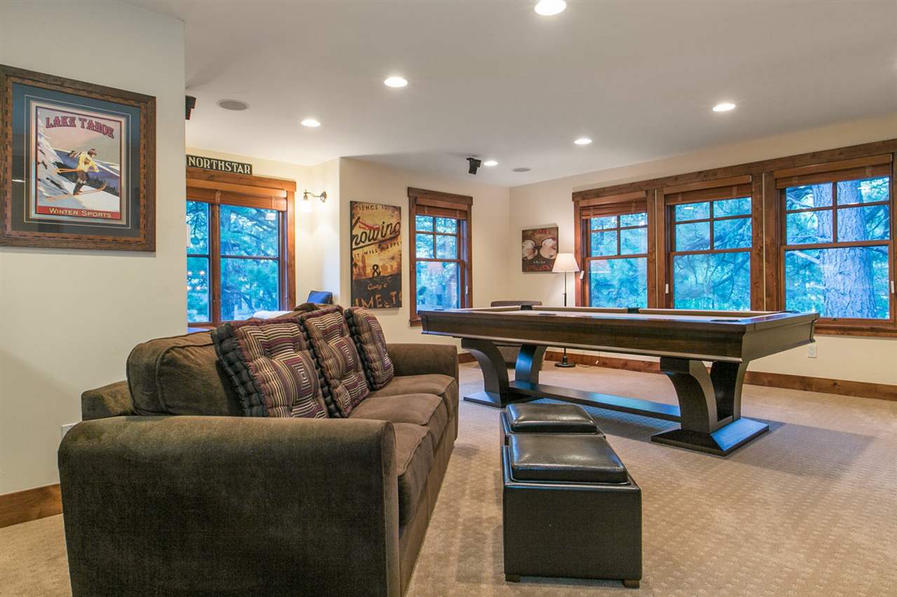 11821 Bottcher Loop, Truckee, CA 96161 photo 9