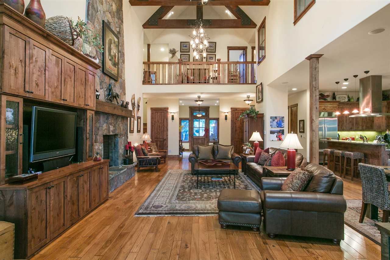 11821 Bottcher Loop, Truckee, CA 96161 photo 3