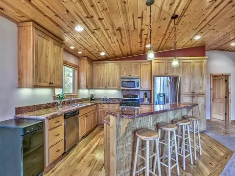 12571 Sierra Dr, Truckee, CA 96161 photo 5