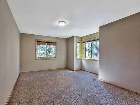 12571 Sierra Dr, Truckee, CA 96161 photo 9