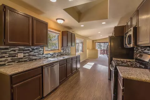 22156 Cedar St, Floriston, CA 96111 photo 2
