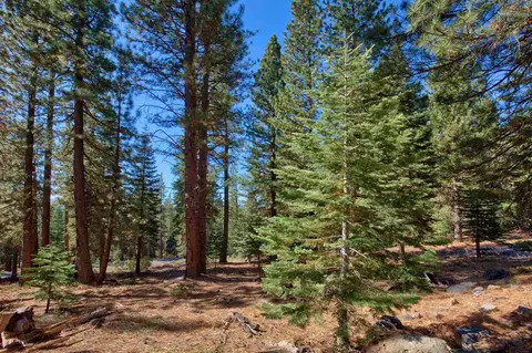 11954 Saddleback Dr, Truckee, CA 96161 photo 9