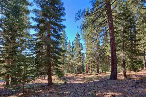 11954 Saddleback Dr, Truckee, CA 96161 photo 6