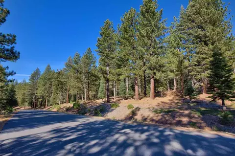 11954 Saddleback Dr, Truckee, CA 96161 photo 1