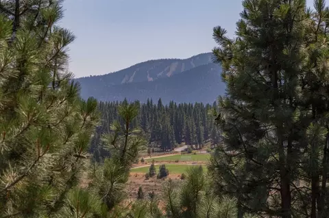 11621 Ridge Rd, Truckee, CA 96161 photo 4