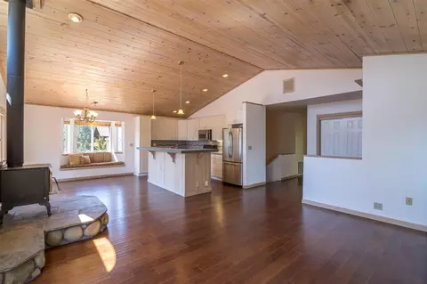 11621 Ridge Rd, Truckee, CA 96161 photo 3