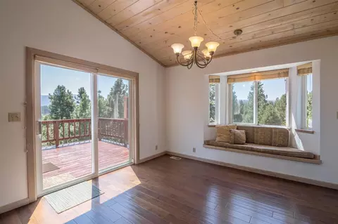 11621 Ridge Rd, Truckee, CA 96161 photo 8