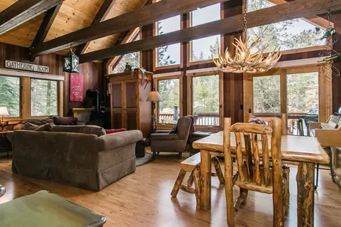 10463 Iris Rd, Truckee, CA 96161 photo 3