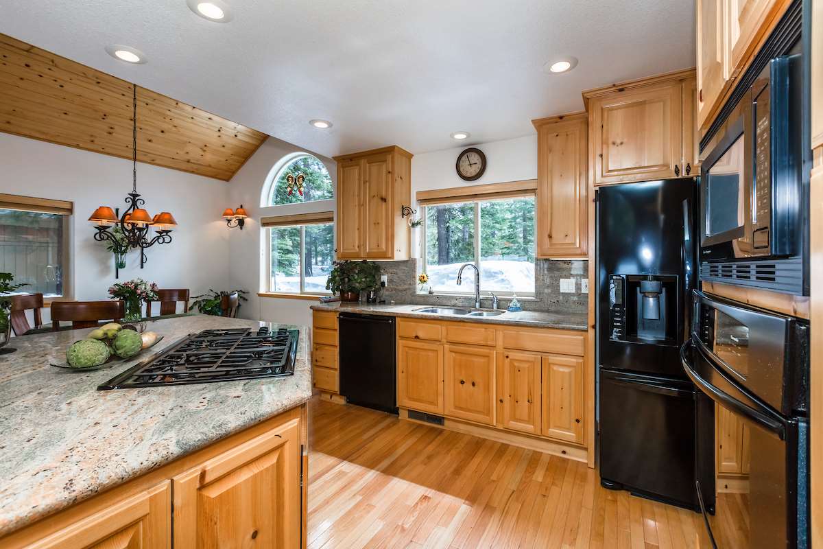 13065 Ski View Loop, Truckee, CA 96161 photo 4