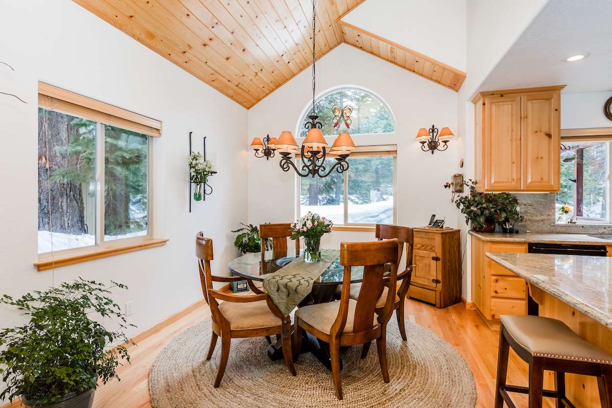 13065 Ski View Loop, Truckee, CA 96161 photo 5