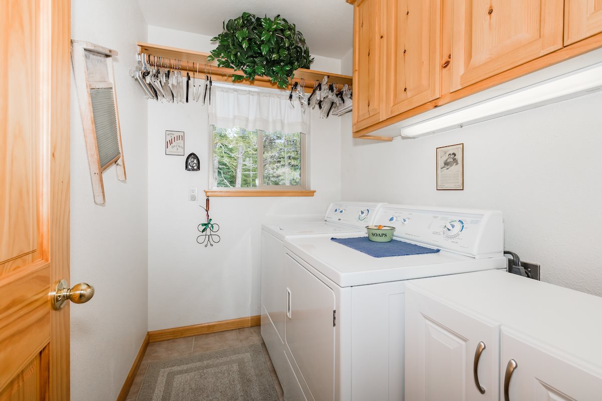 13065 Ski View Loop, Truckee, CA 96161 photo 12