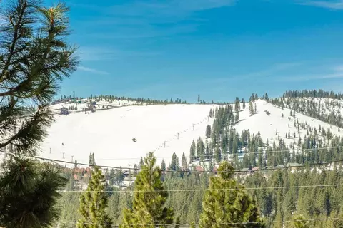 12596 Pinnacle Loop, Truckee, CA 96161 photo 13