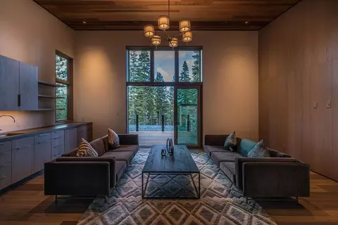 8348 Valhalla Dr, Truckee, CA 96161 photo 10