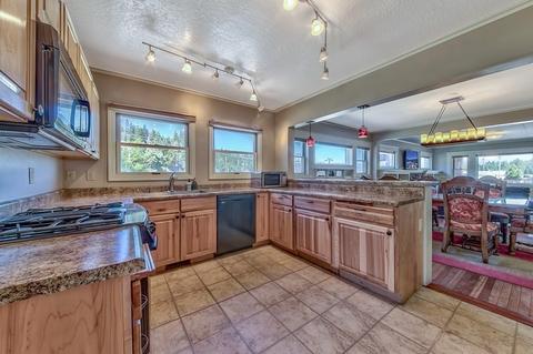 10124 E St, Truckee, CA 96161 photo 11