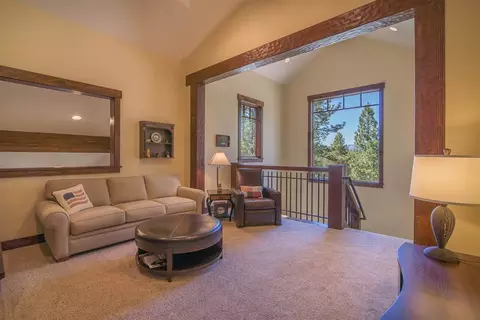 11450 Bottcher Loop, Truckee, CA 96161 photo 9