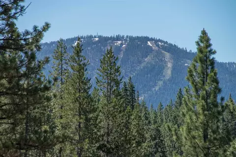11450 Bottcher Loop, Truckee, CA 96161 photo 13