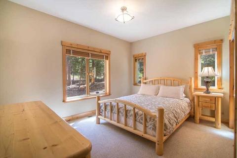 13082 Ski View Loop, Truckee, CA 96161 photo 12