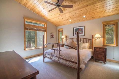 13082 Ski View Loop, Truckee, CA 96161 photo 9