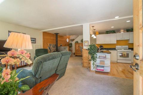 12451 Pine Forest Rd, Truckee, CA 96161 photo 2