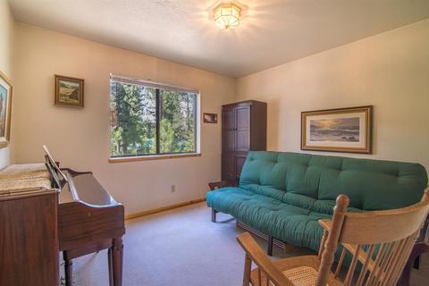12451 Pine Forest Rd, Truckee, CA 96161 photo 6