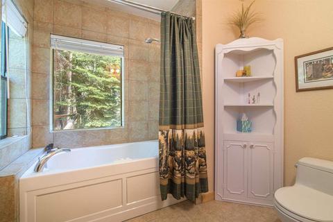 12451 Pine Forest Rd, Truckee, CA 96161 photo 9