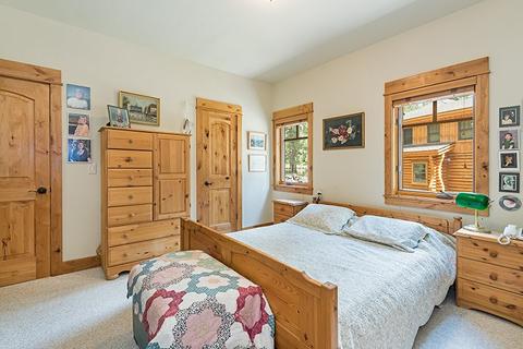 11136 Comstock Dr, Truckee, CA 96161 photo 6