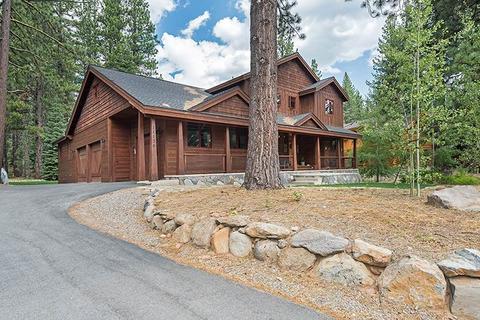 11136 Comstock Dr, Truckee, CA 96161 photo 1