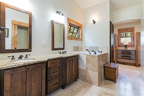 11136 Comstock Dr, Truckee, CA 96161 photo 9