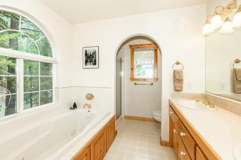 12935 Ski View Loop, Truckee, CA 96161 photo 10