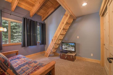 13493 Ski View Loop, Truckee, CA 96161 photo 12
