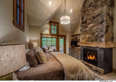 8710 Breakers Ct, Truckee, CA 96161 photo 6