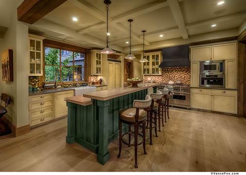 8710 Breakers Ct, Truckee, CA 96161 photo 3