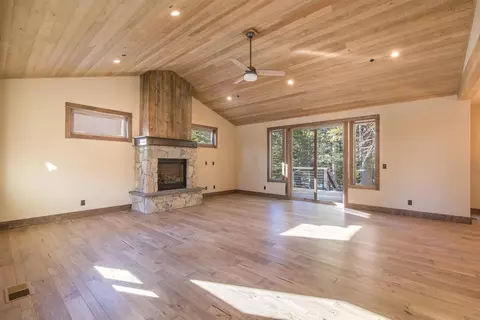 12291 Bennett Flat Rd, Truckee, CA 96161 photo 2