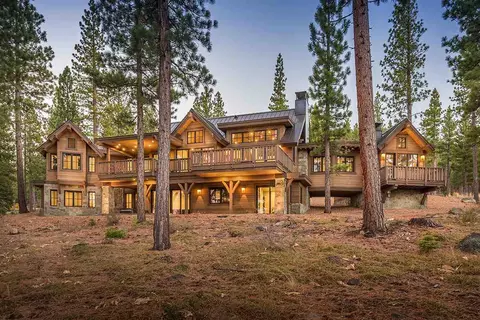 8219 Ehrman Dr, Truckee, CA 96161 photo 2