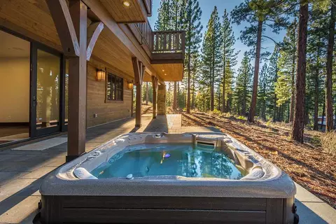 8219 Ehrman Dr, Truckee, CA 96161 photo 4