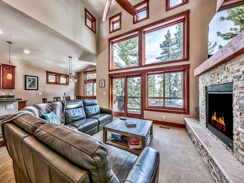 12007 Cavern Way, Truckee, CA 96161 photo 2