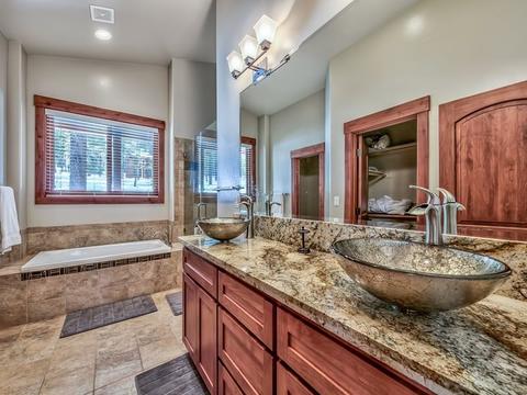 12007 Cavern Way, Truckee, CA 96161 photo 8