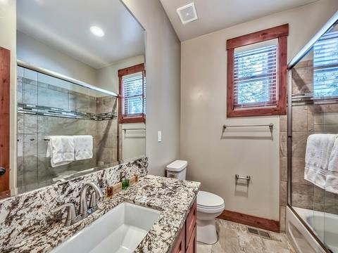 12007 Cavern Way, Truckee, CA 96161 photo 12