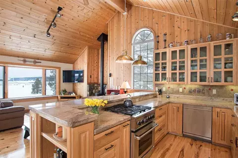 242 Basque, Truckee, CA 96161 photo 2