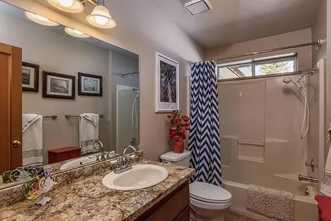 13086 Pinnacle Loop, Truckee, CA 96161 photo 11